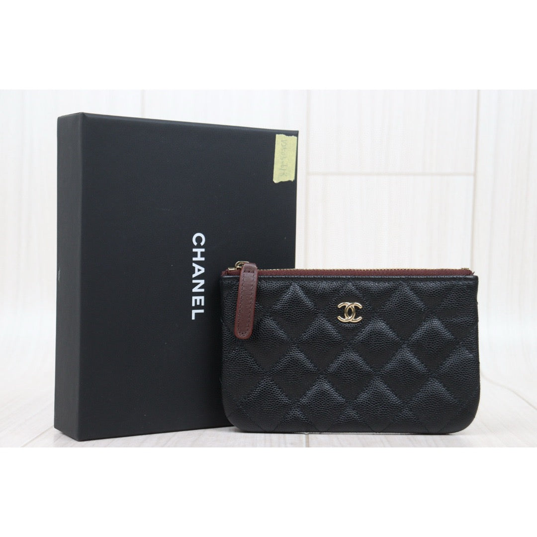 Very Good ( Rank A) ｜CHANEL Caviar Skin  Leather Calf Leather Card Holder Black Made In 2021 - 2022 Year｜V25030618