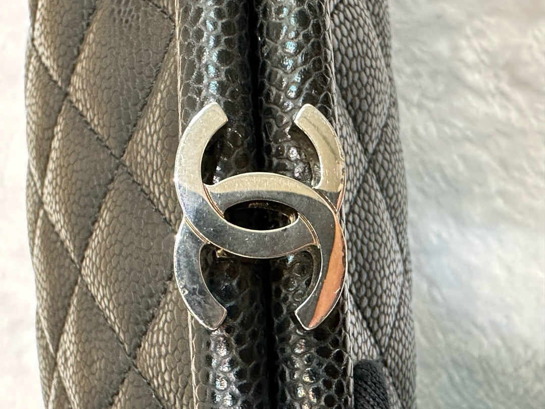 Chanel Quilted Timeless Kisslock Clutch Black Caviar SHW 1634 holo card