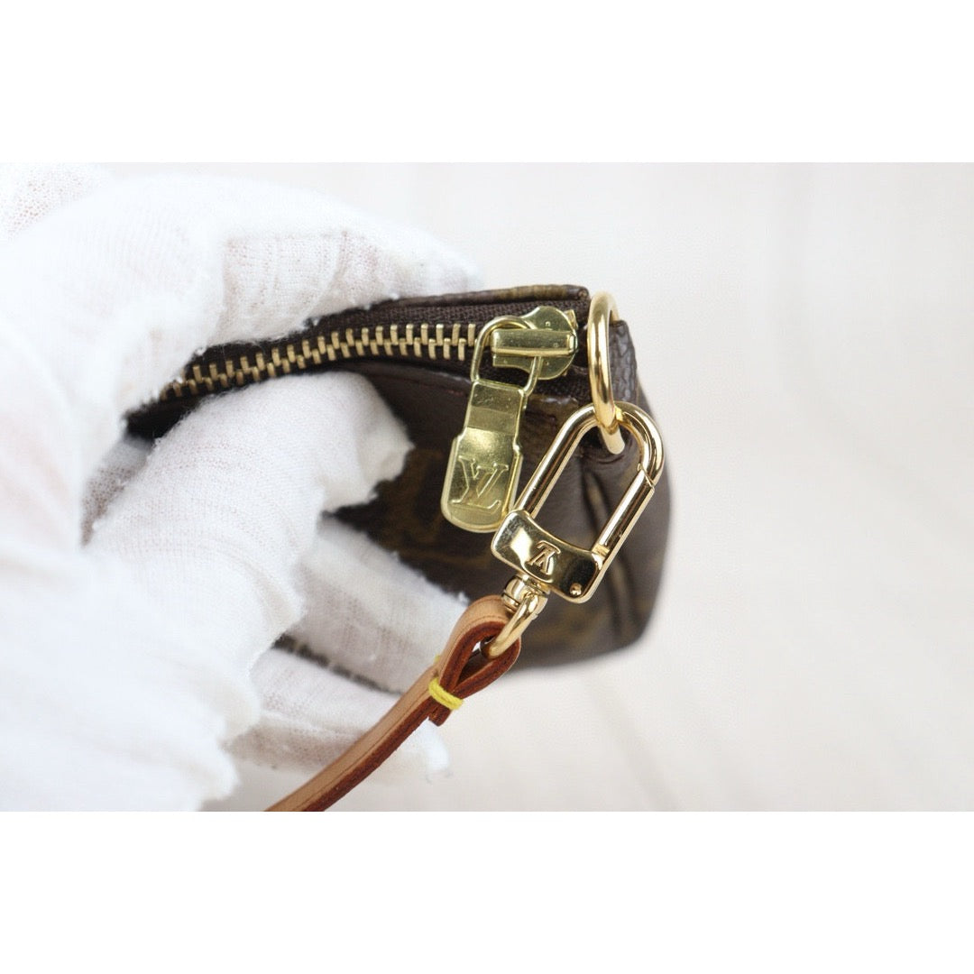 Very Good ( Rank A) ｜ LV Monogram Pochette Accessoires Vintage Model｜24081905