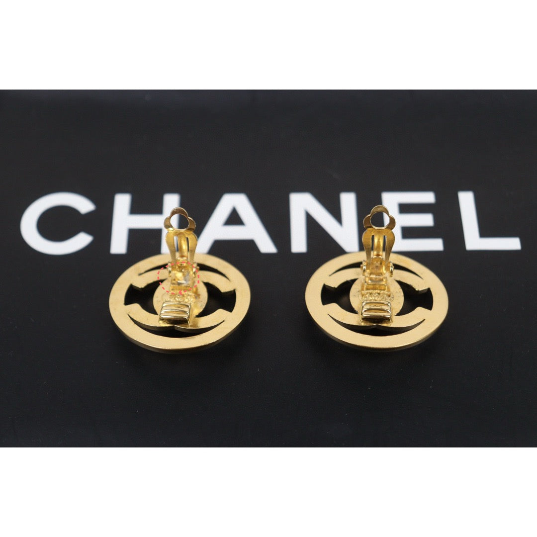 Very Good ( Rank A)｜CHANEL  Round Vintage 18K Gold Plating Earrings  Made In 1997 Year ｜25030612