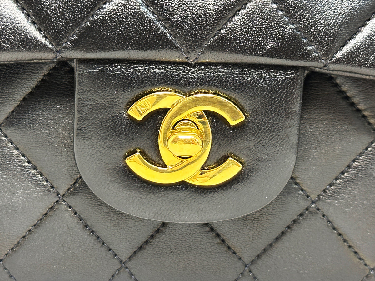 Chanel Vintage Black Quilted Lambskin Medium Classic Double Flap Bag 2843 holo card