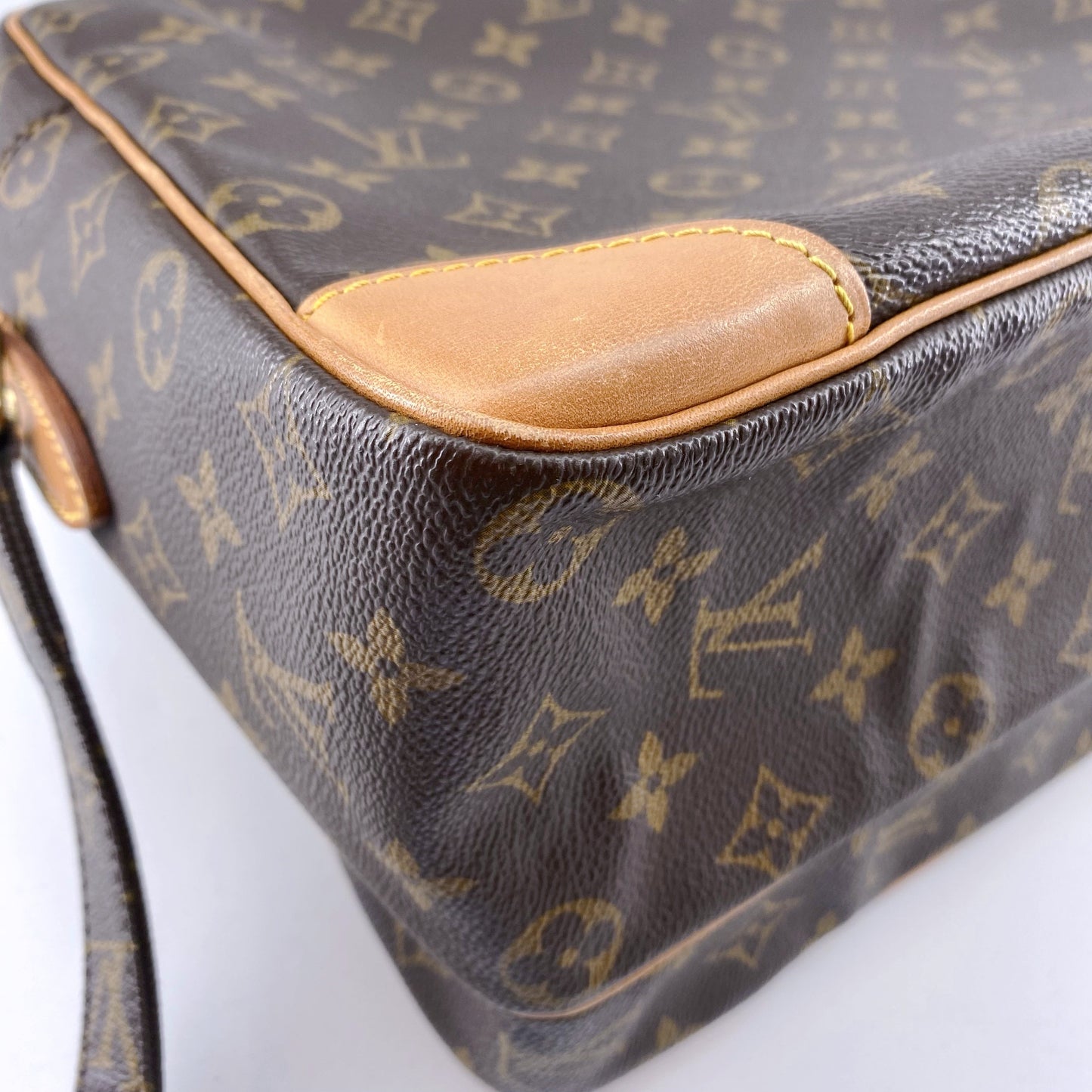 Louis Vuitton Nile Crossbody Bag