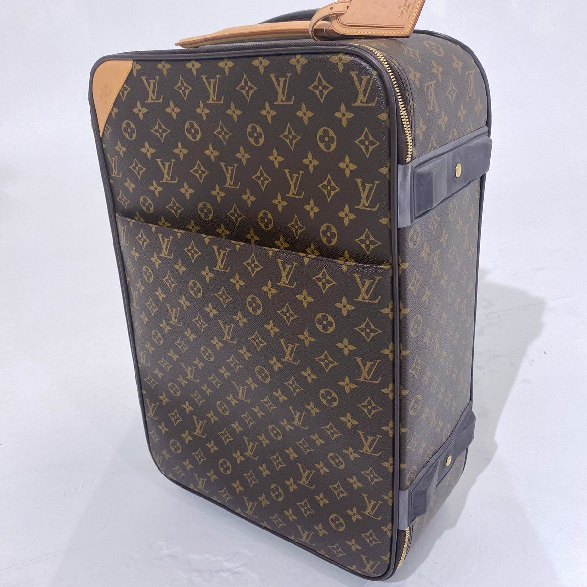 Louis Vuitton pegase 55 carry on