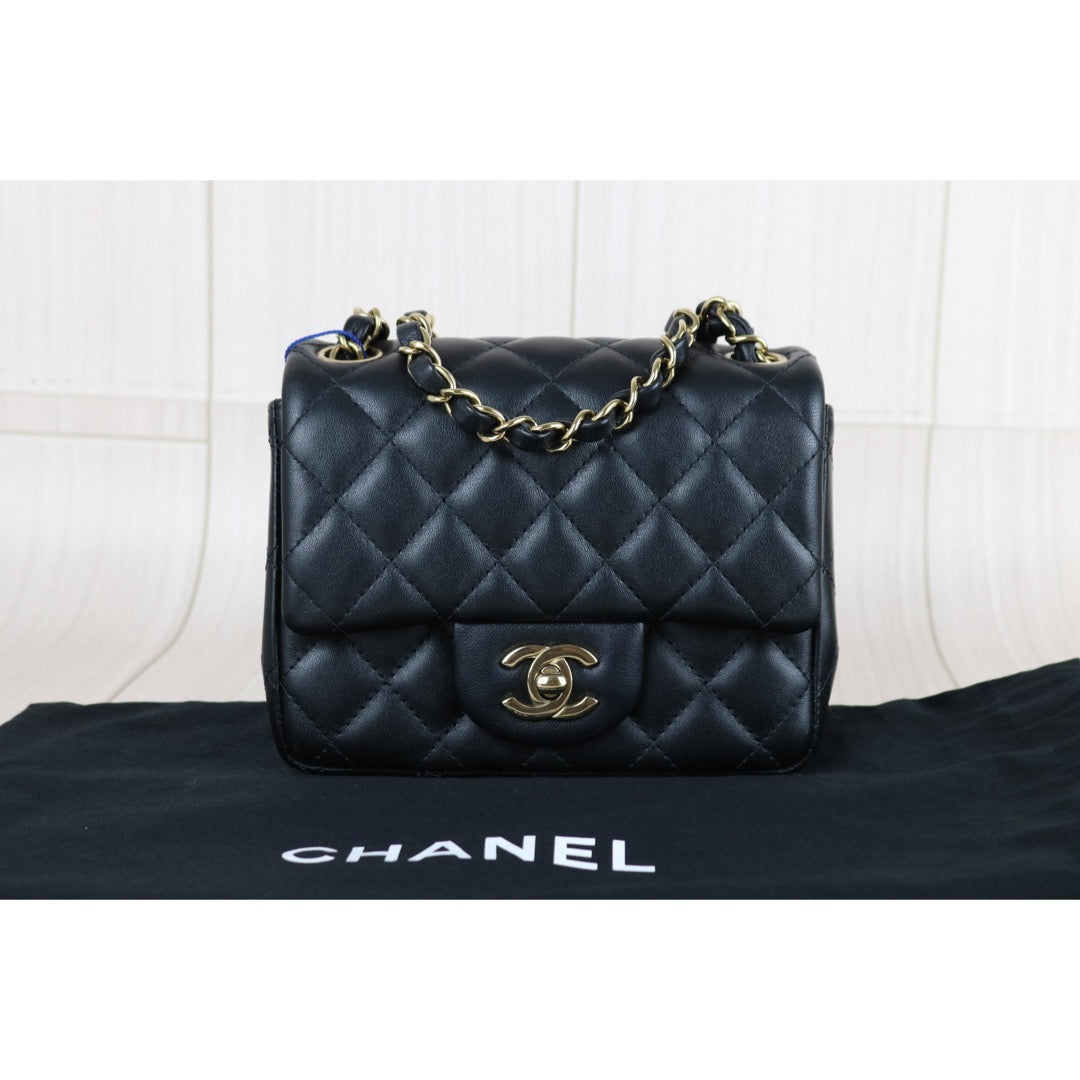 Very Good ( Rank A)｜ CHANEL Lanbskin Square 17  Shoulder Bag Black IC Chips Model ｜W25051701