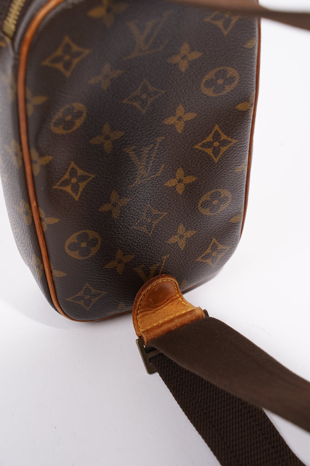 Louis Vuitton Pochette Gange Monogram Canvas