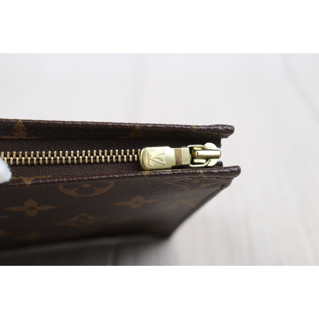 Rank A ｜ LV Monogram Pochette Toilette 19 ｜24031416