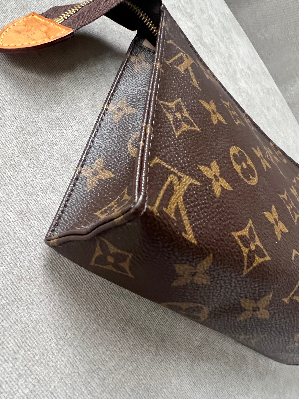 Louis Vuitton Toiletry Pouch 19 Monogram