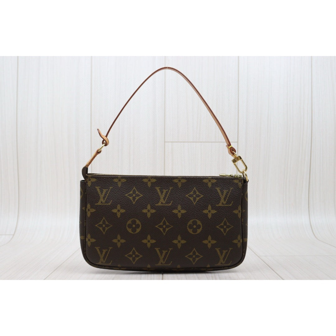 Very Good ( Rank A)｜LV Monogram Pochette Accessoires ｜25041003