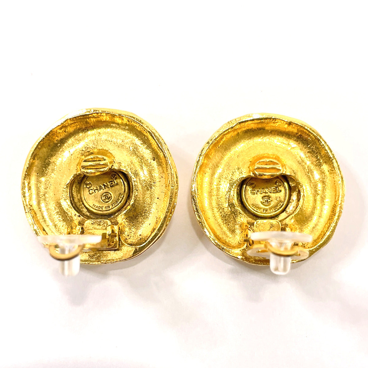 CHANEL Earring metal gold logo