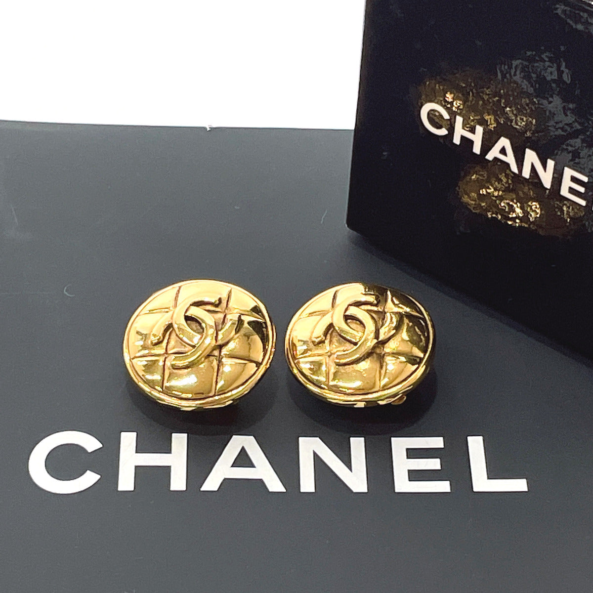 CHANEL Earring metal gold Matrasse COCO Mark