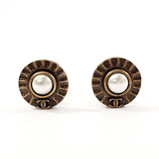 CHANEL Earring Metal, Faux Pearl gold vintage COCO Mark
