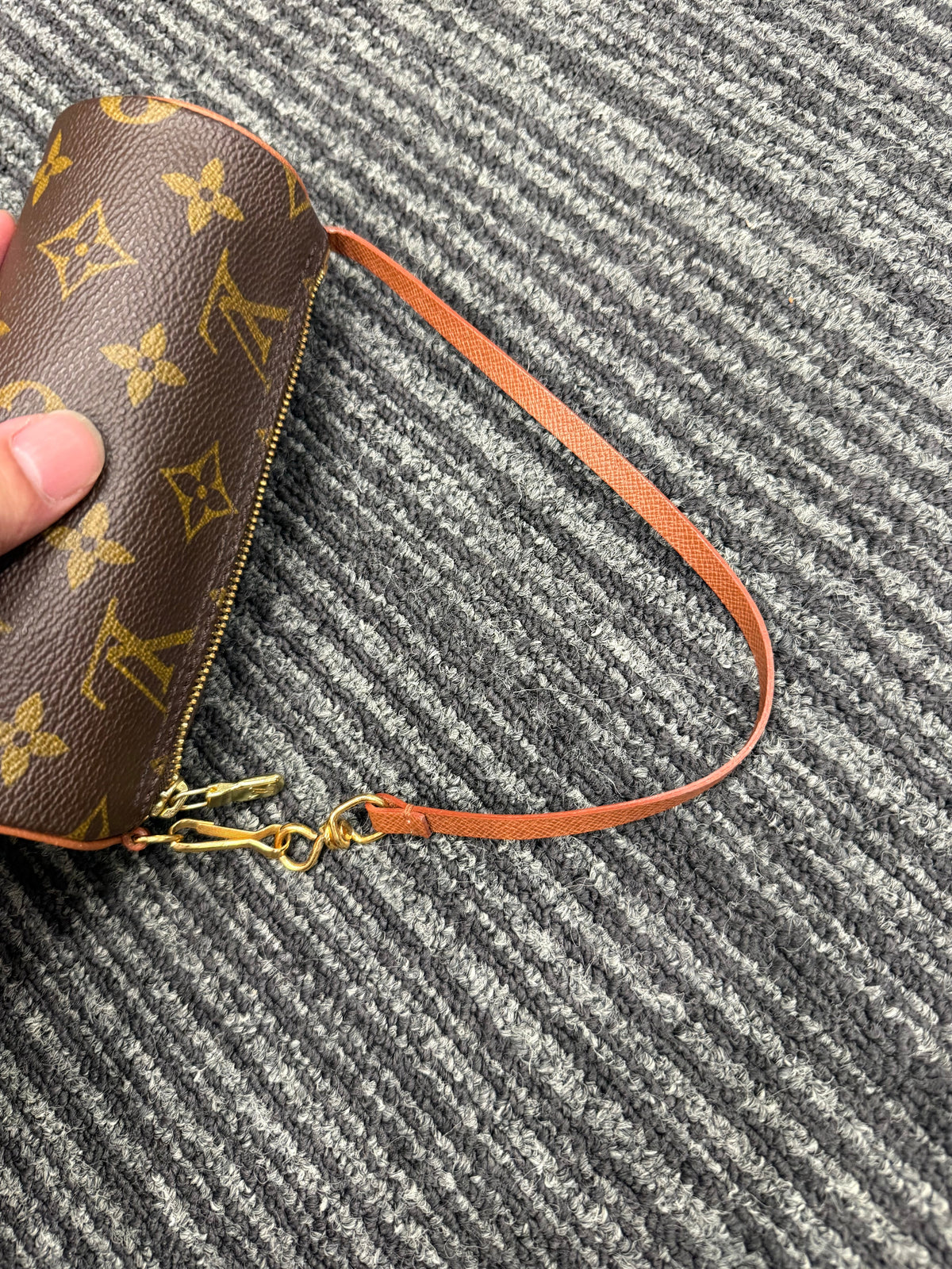 Very Good ( Rank A)｜ LV Monogram Papillon 30 Handbag ｜25042409