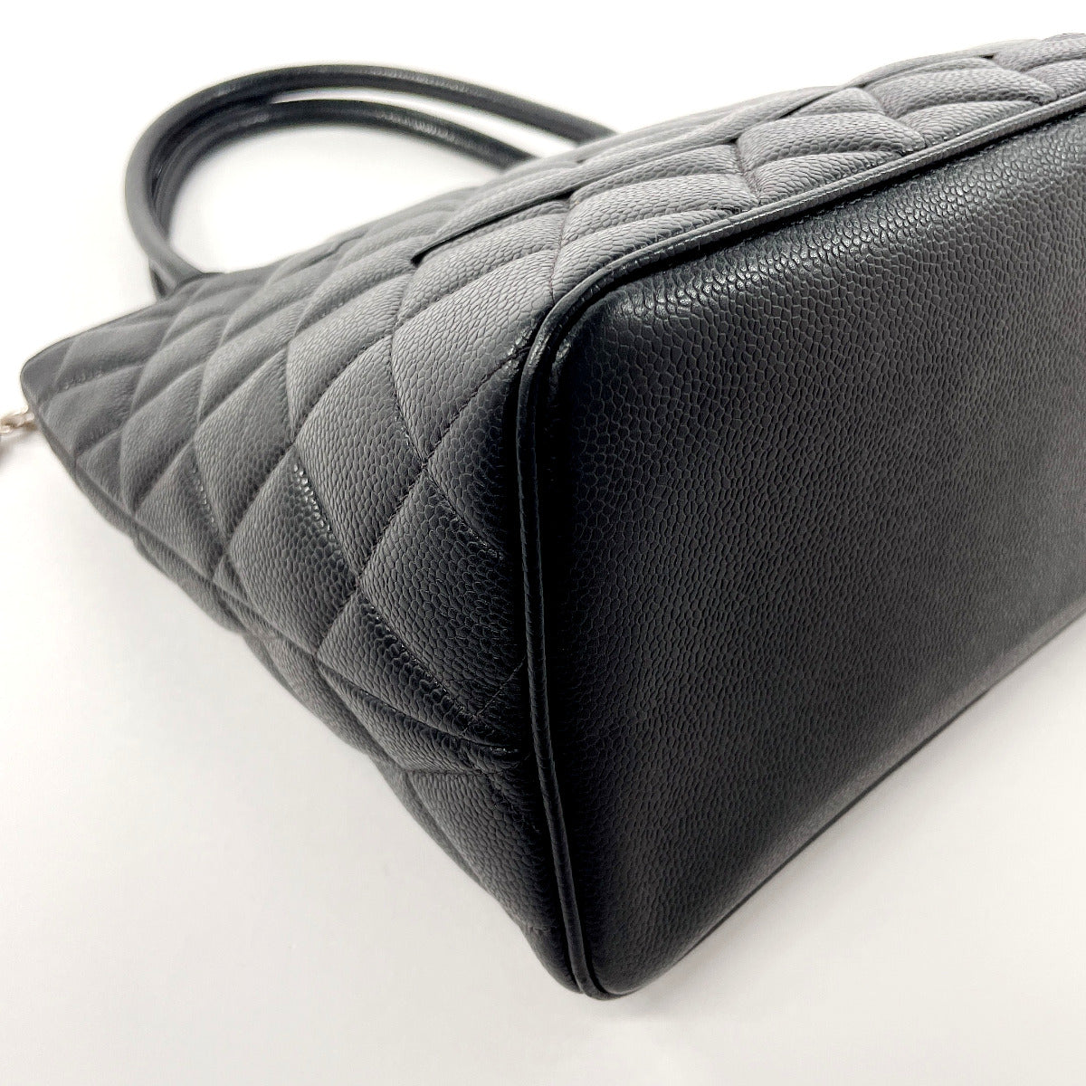 CHANEL Tote Bag A01804 Matt caviar skin black Matrasse Replica Tote
