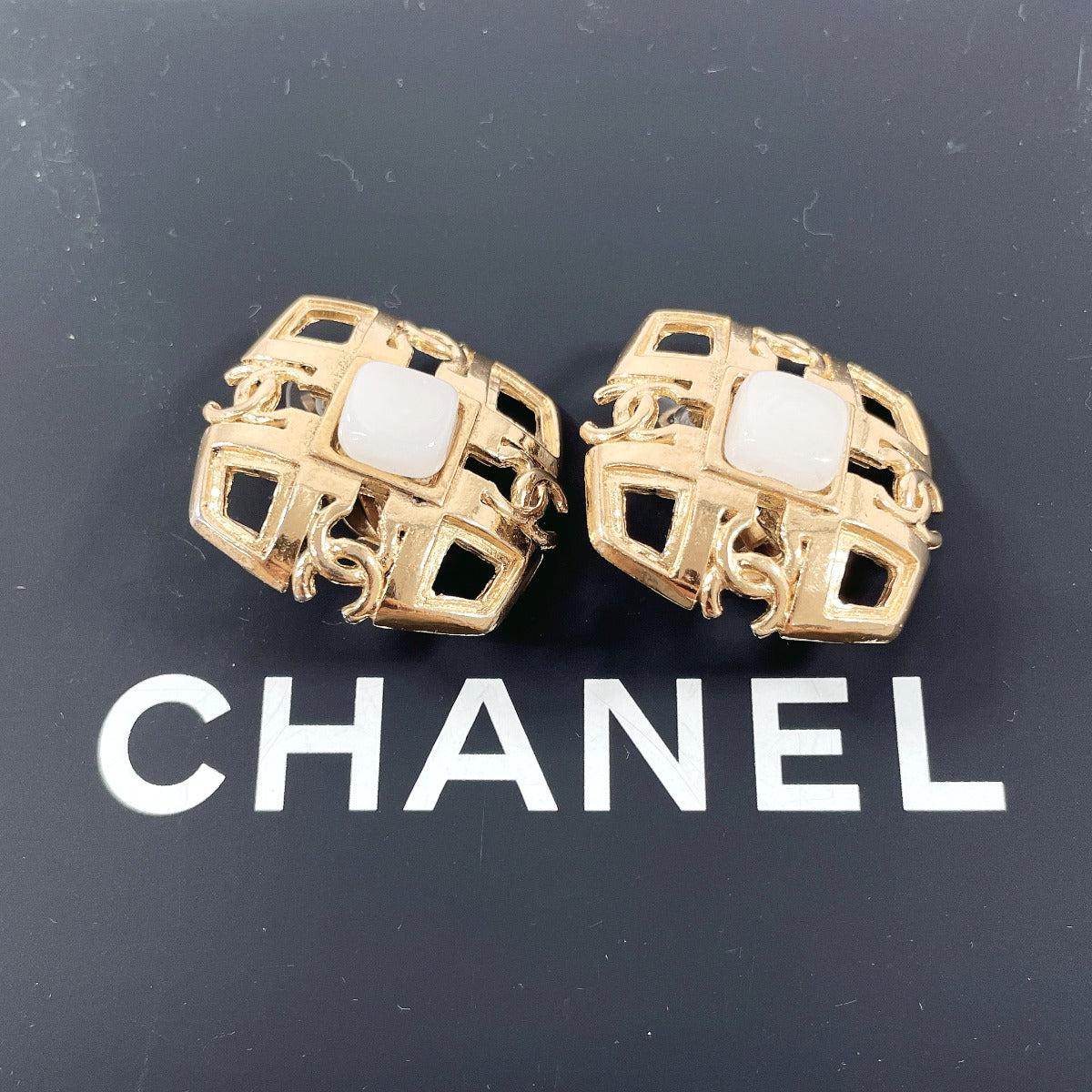 CHANEL Earring metal gold COCO Mark