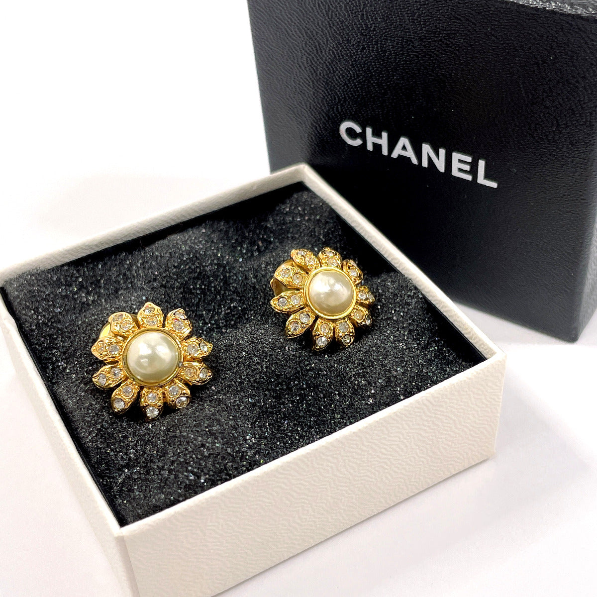 CHANEL Earring Metal, Faux Pearl gold flour Women Used