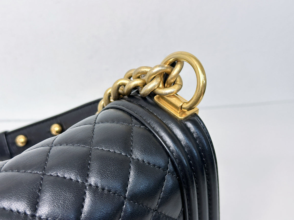 CHANEL SMALL BOY BAG CAVIAR BLACK GHW 2457 holo card