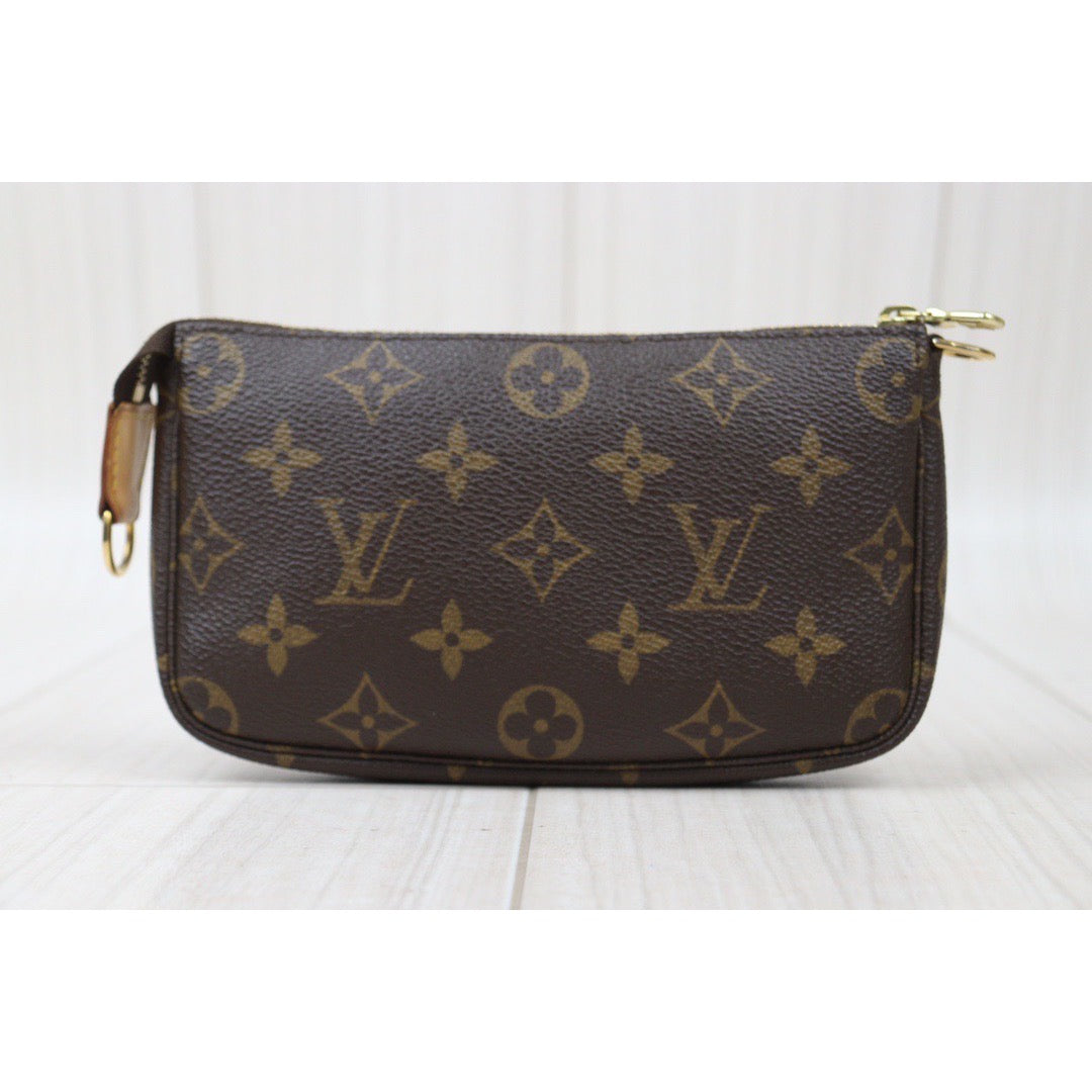 Rank AB ｜ LV Monogram Pochette Accessoires ｜24050621