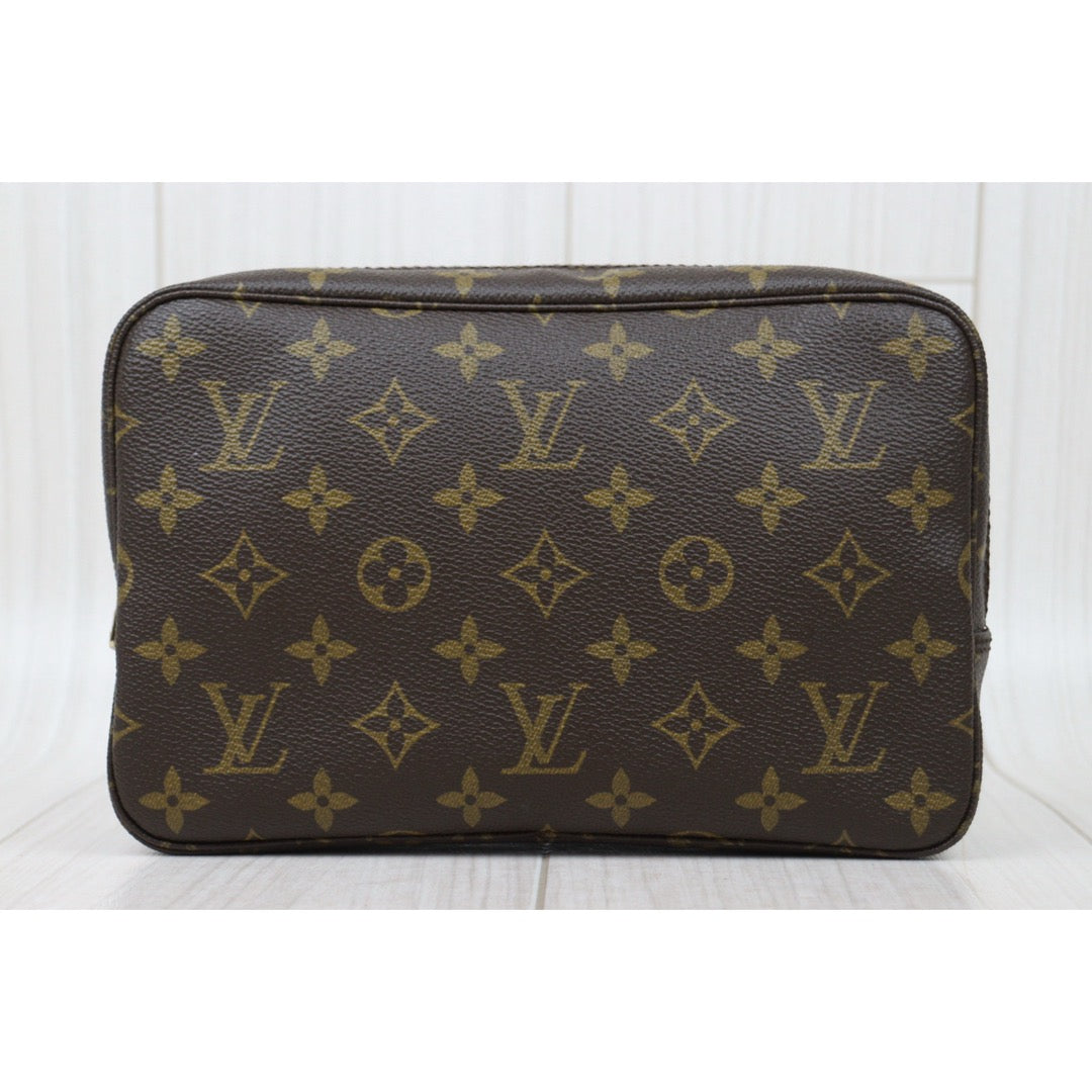 Very Good ( Rank A)｜ LV Truth Toilet 23 Monogram Makeup Pouch｜Q25040304