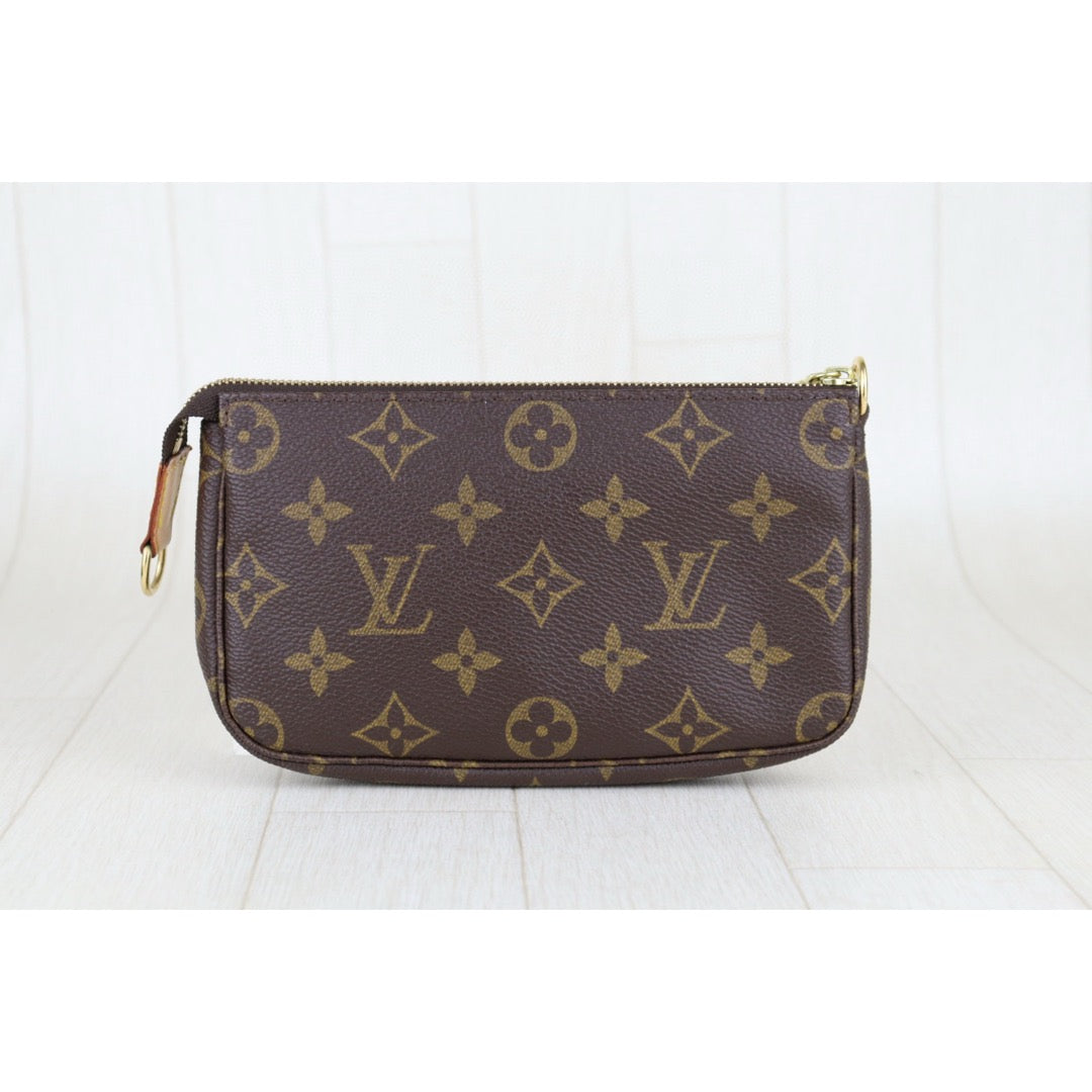 Very Good ( Rank A) ｜ LV Monogram Pochette Accessoires ｜H25021903