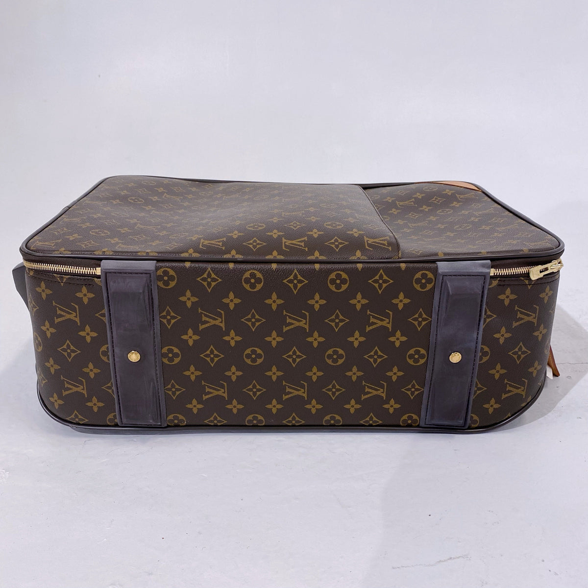Louis Vuitton pegase 55 carry on
