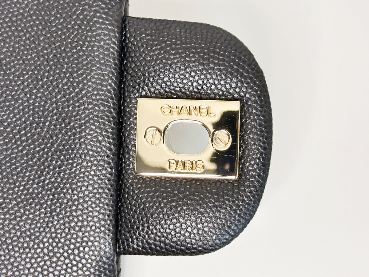 Chanel Quilted Caviar Classic Clutch GHW Black 2683 holo card