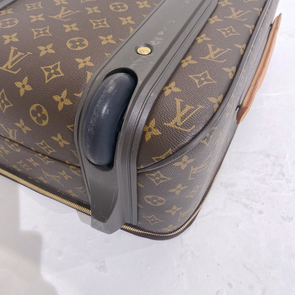 Louis Vuitton pegase 55 carry on