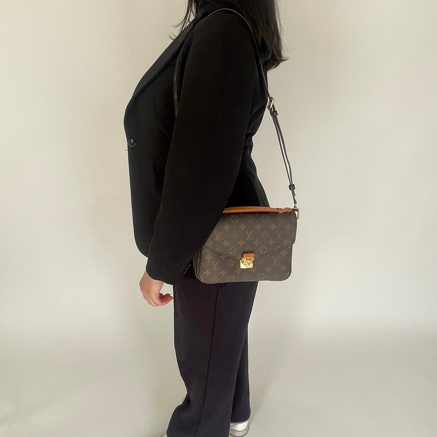 Louis Vuitton Monogram Pochette Metis SR2149
