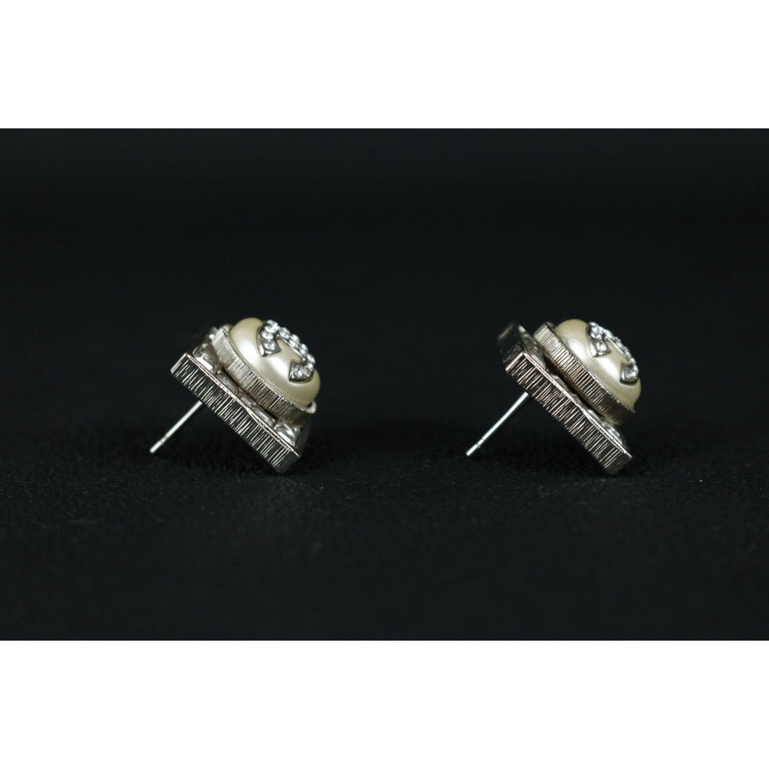 Very Good ( Rank A) ｜ CHANEL Coco Mark Square Rhinestone Earrings Silver｜F25032503
