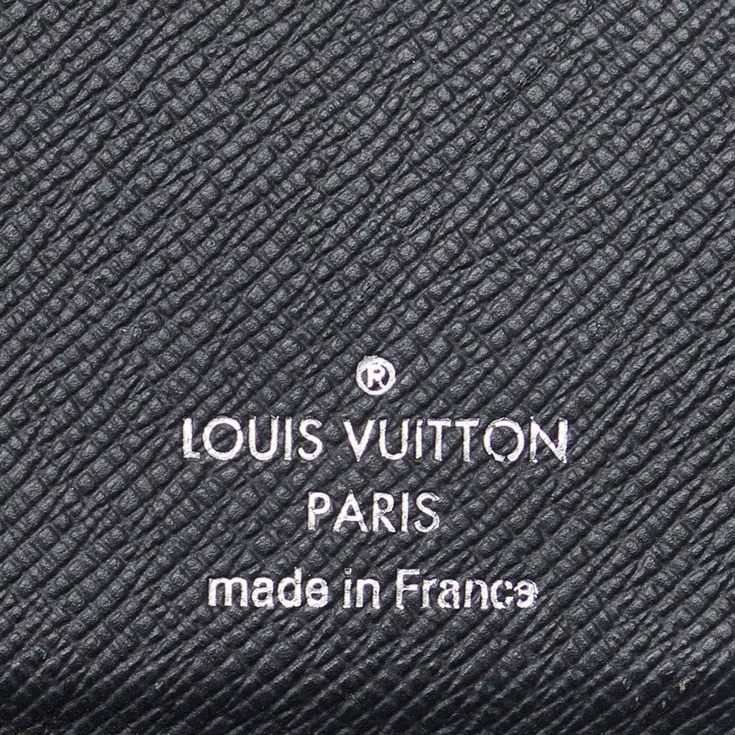 LOUIS VUITTON Taiga Portefeuille Long Wallet Long Wallets