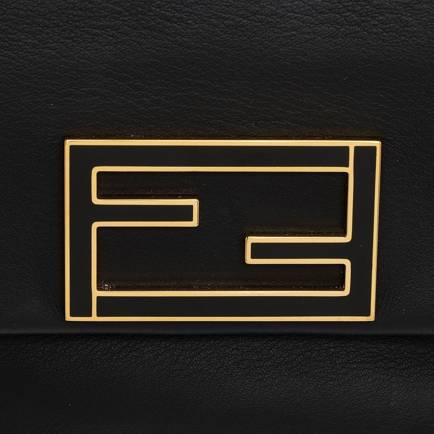 Fendi Leather Fendista Crossbody Bag (SHF-Eg2miO)