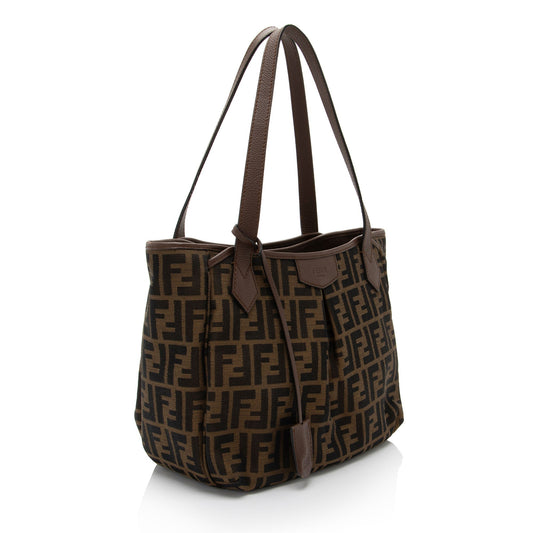 Fendi Zucca Vitello Artic Shopping Tote (SHF-h2JnoL)
