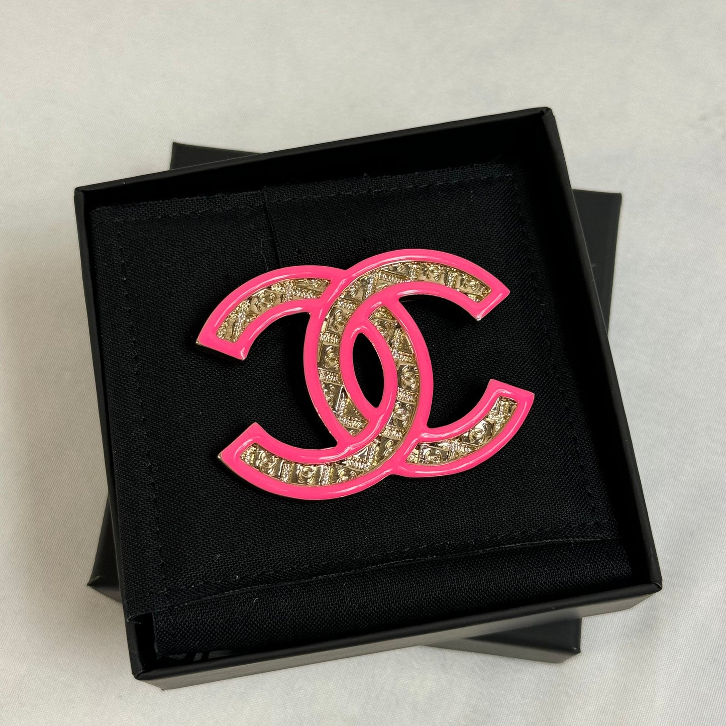 Chanel - Broche CC