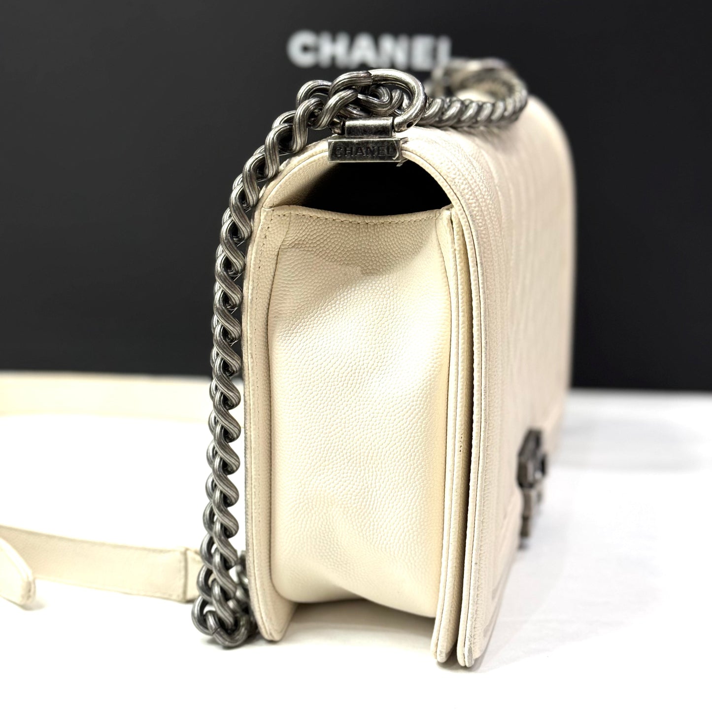 Chanel - Sac Boy allongé blanc