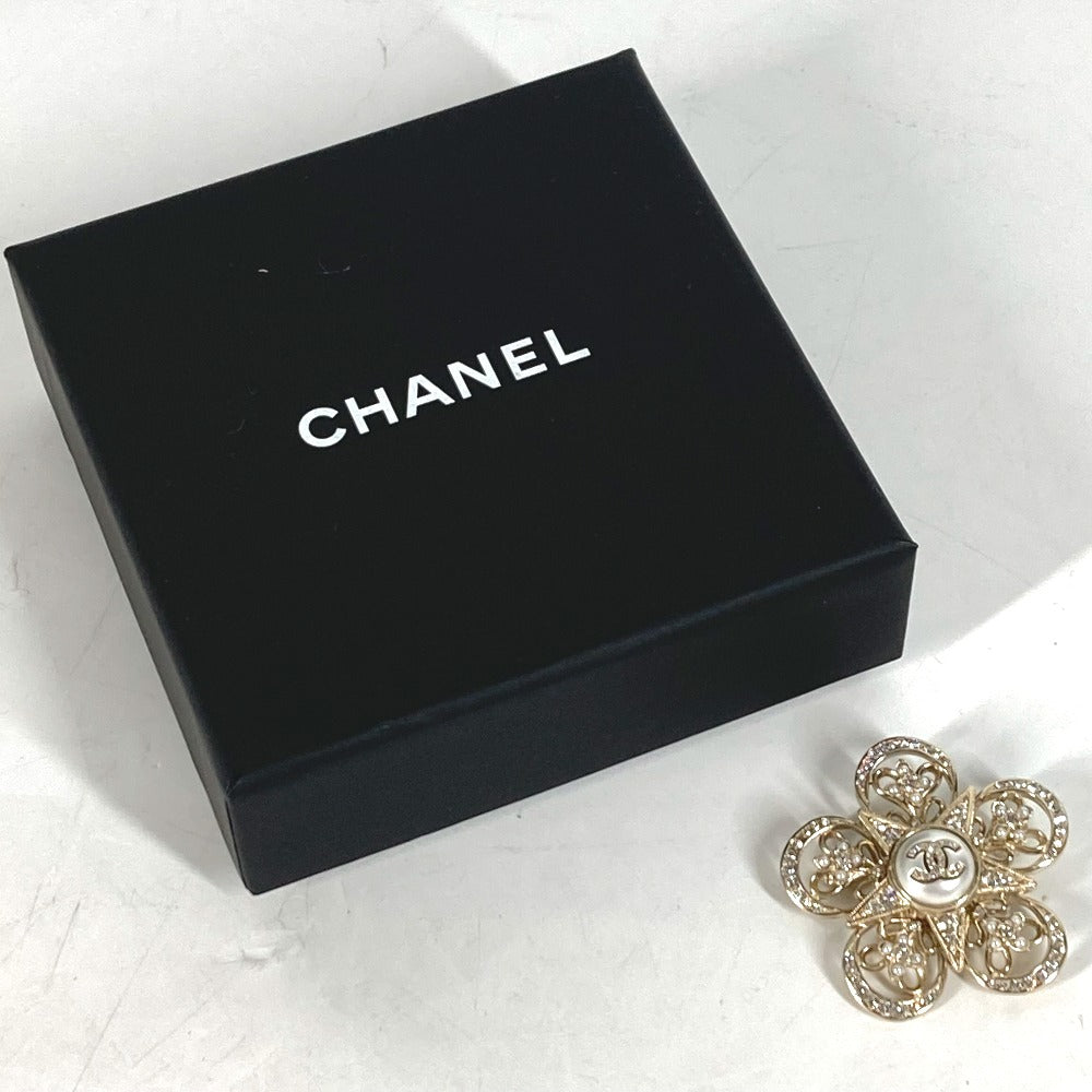 CHANEL Brooch ABC098 metal gold Rhinestone faux pearl C23K logo COCO Mark Women Used
