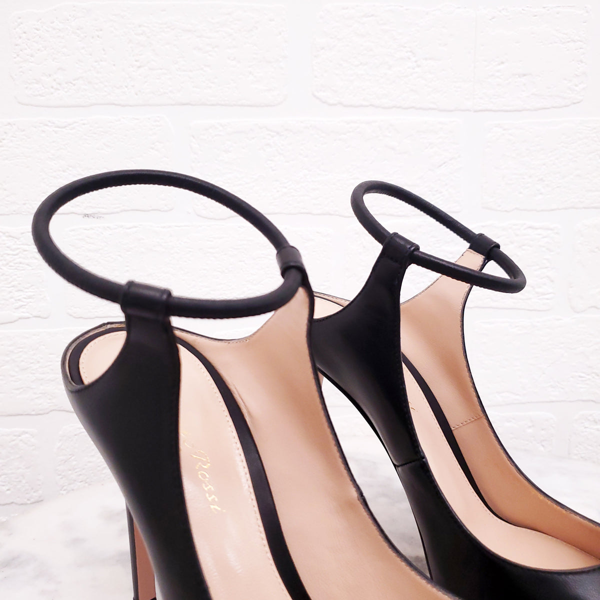 GIANVITO ROSSI BLACK LEATHER HEELS WITH ANKLE STRAP - SIZE 37.5
