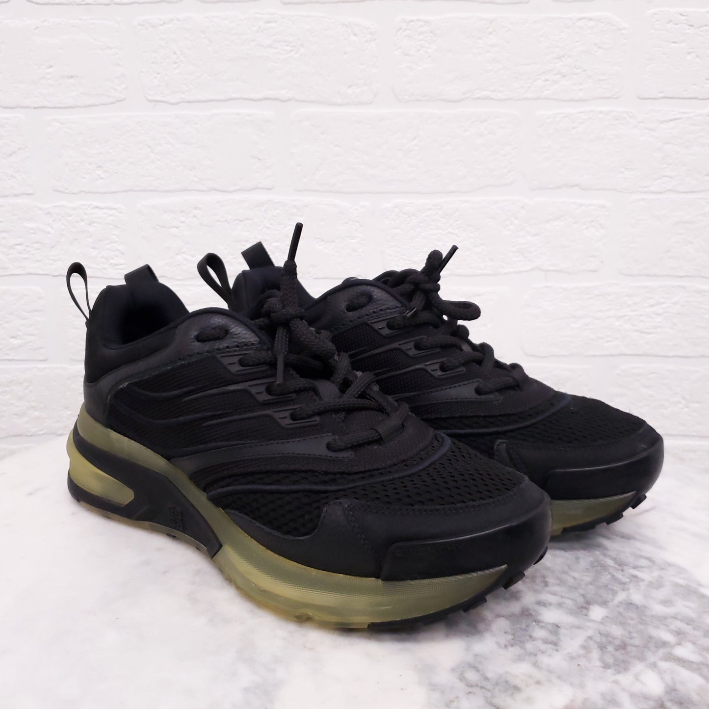 GIVENCHY ‘GIV 1’ SNEAKERS - SIZE 37.5