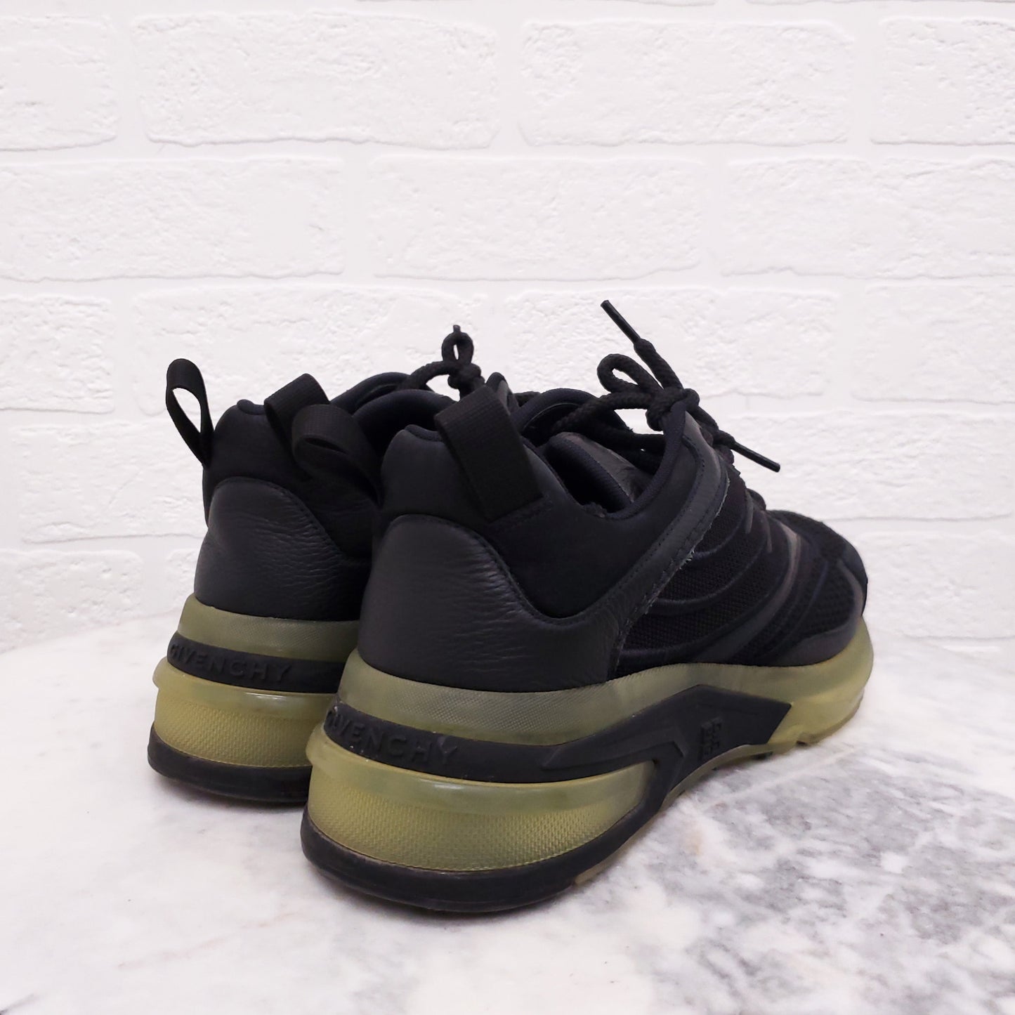 GIVENCHY ‘GIV 1’ SNEAKERS - SIZE 37.5
