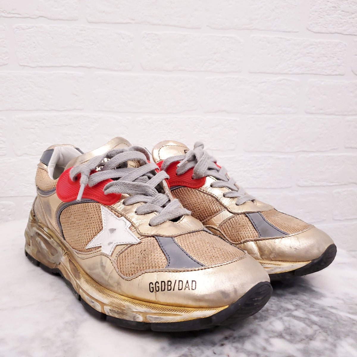 GOLDEN GOOSE ‘DAD STAR’ GOLD SNEAKERS - SIZE 38