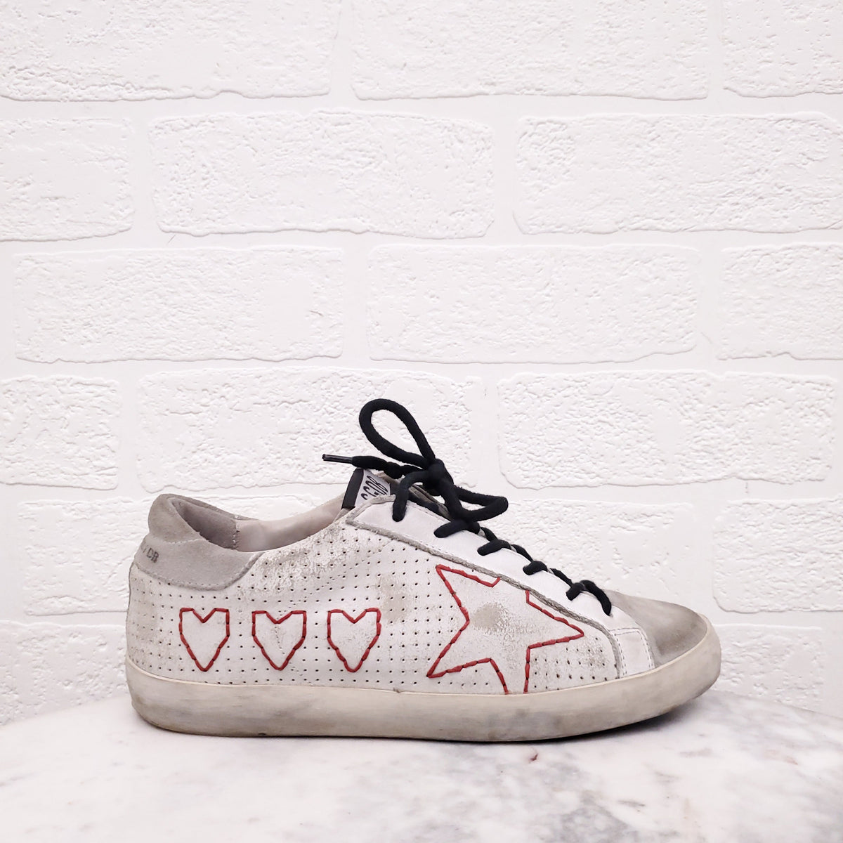 GOLDEN GOOSE ‘SUPERSTARS’ WITH RED HEARTS - SIZE 37