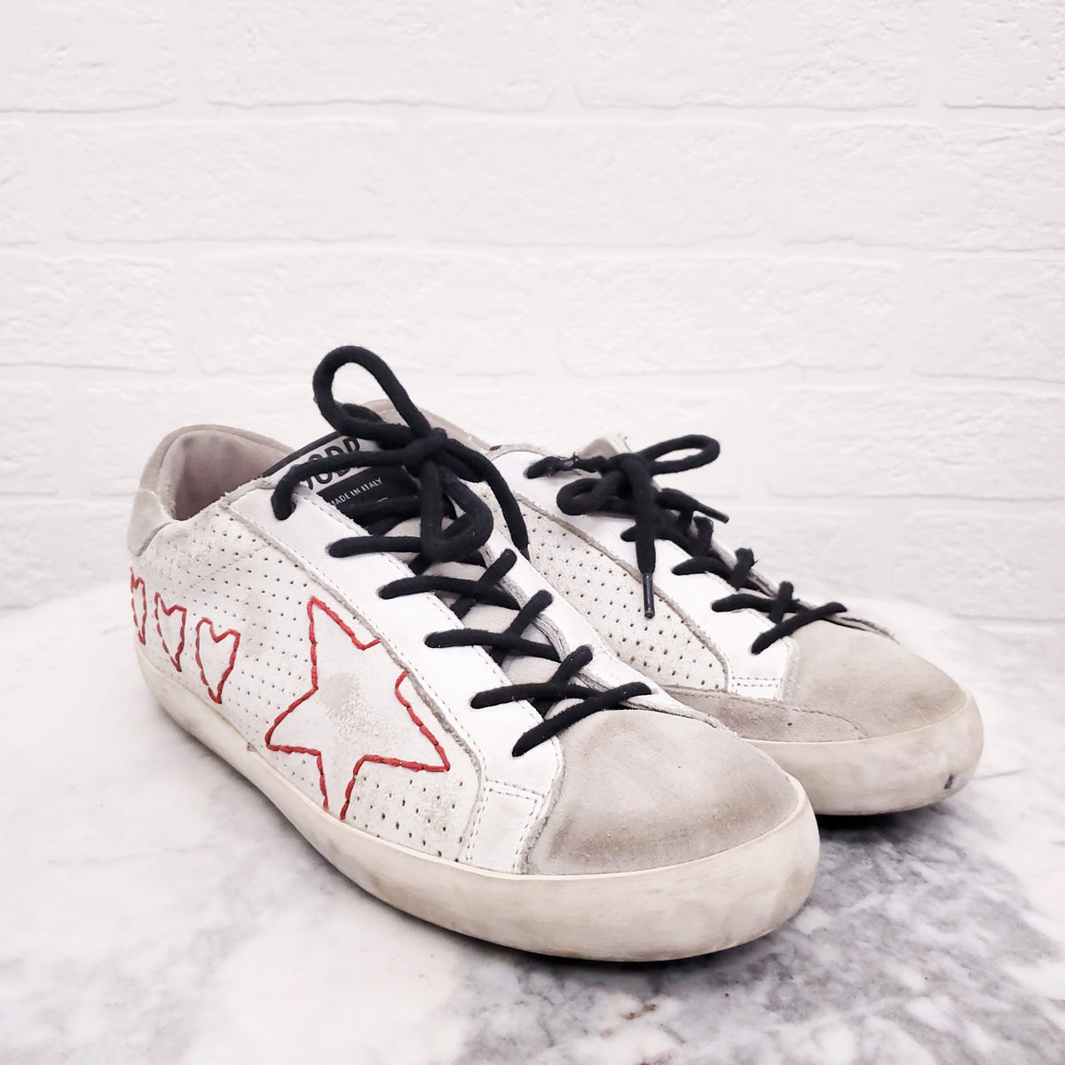 GOLDEN GOOSE ‘SUPERSTARS’ WITH RED HEARTS - SIZE 37
