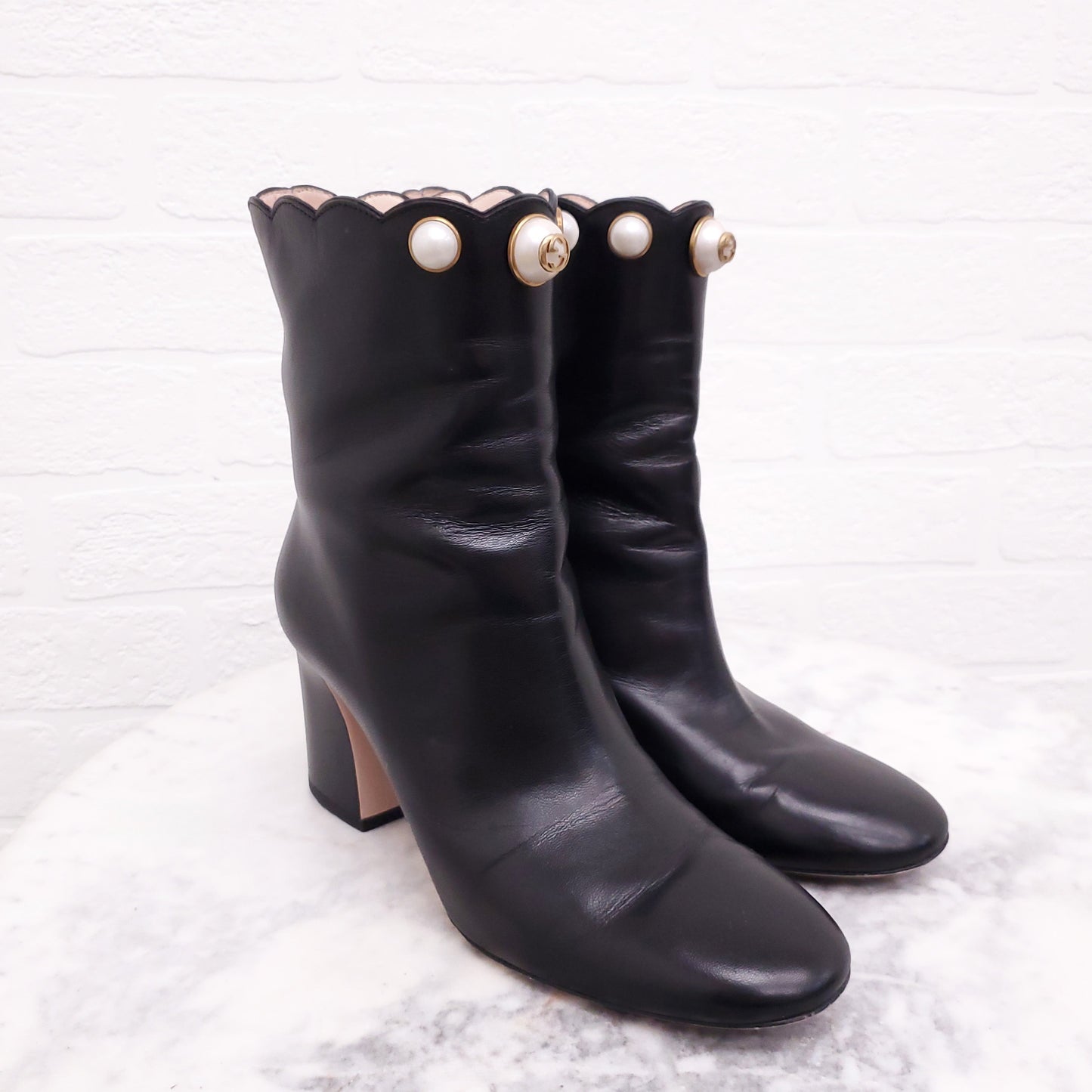GUCCI BLACK LEATHER BOOTS WITH PEARL GG’S - SIZE 37