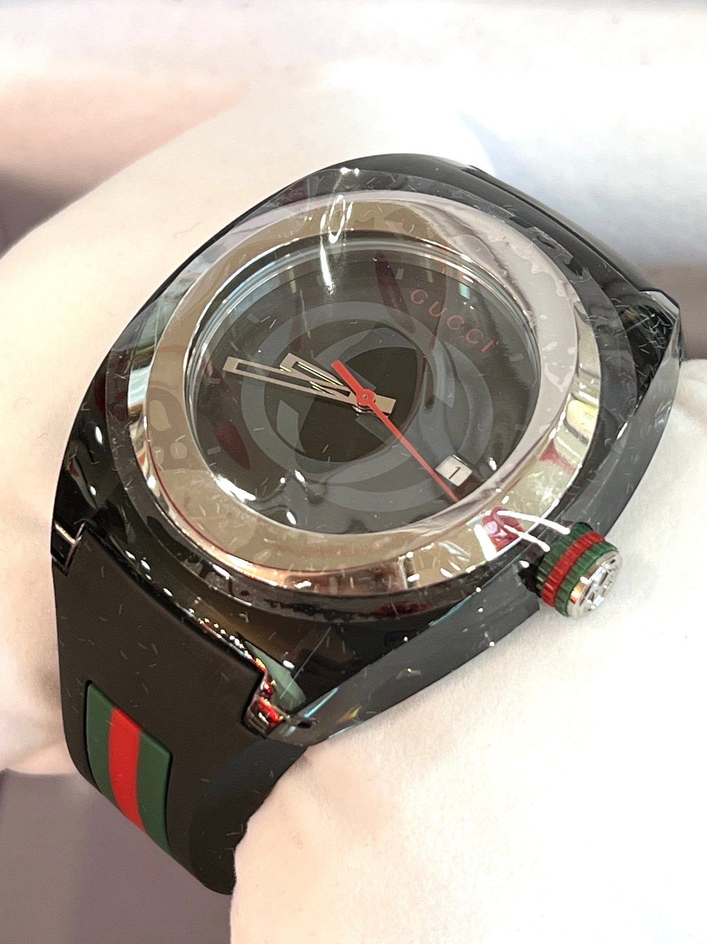GUCCI UNISEX SYNC MULTI COLORED WATCH