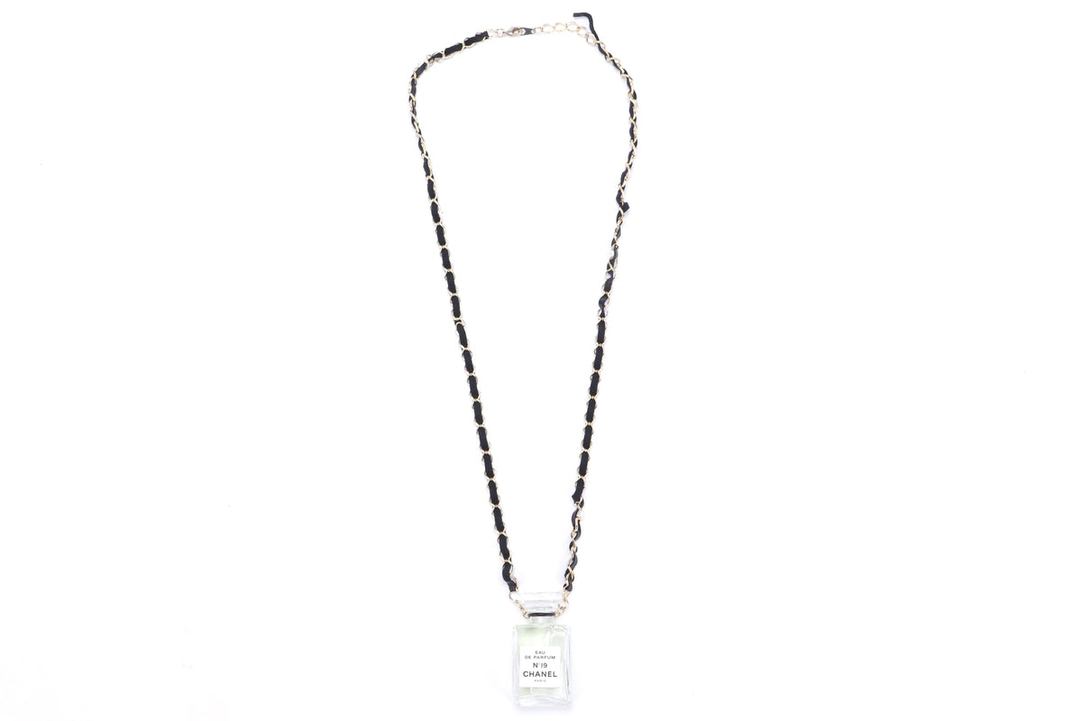 Chanel N'19 EDP Perfume Necklace, no Dust Cover