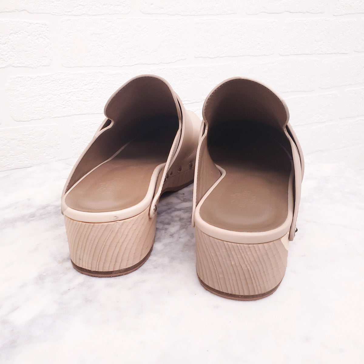 HERMÈS BEIGE LEATHER CALYA STUDDED CLOGS - SIZE 38