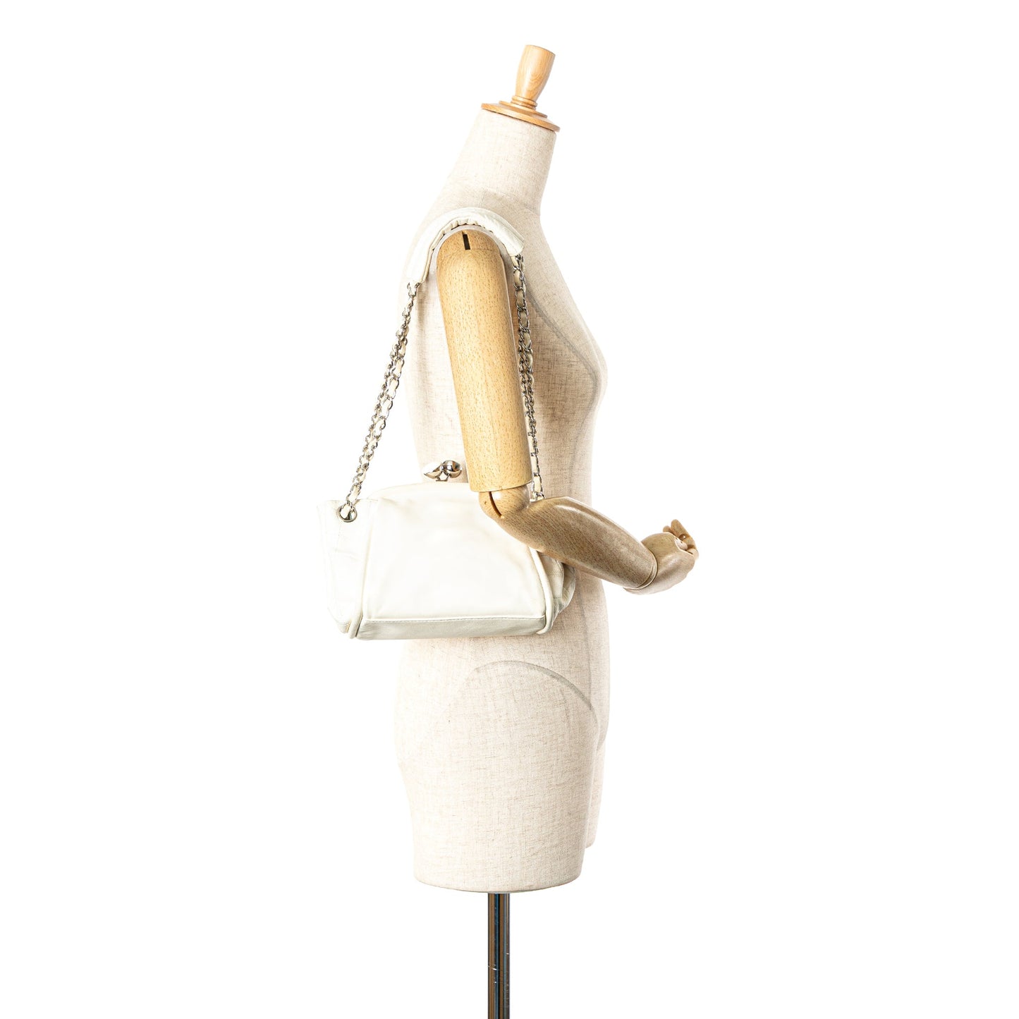 White Chanel Lambskin Kiss Lock Accordion Shoulder Bag