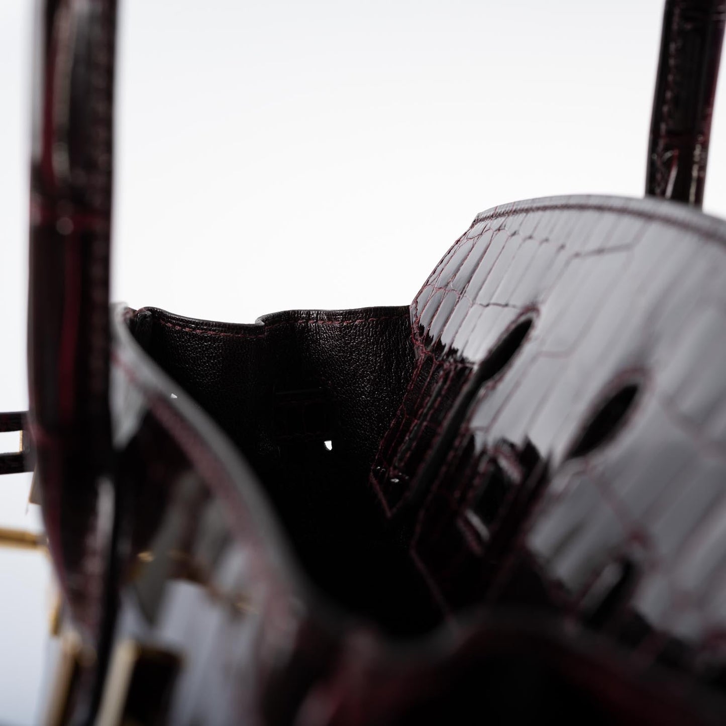 Hermès Birkin 25 Bordeaux Shiny Niloticus Crocodile with Gold Hardware