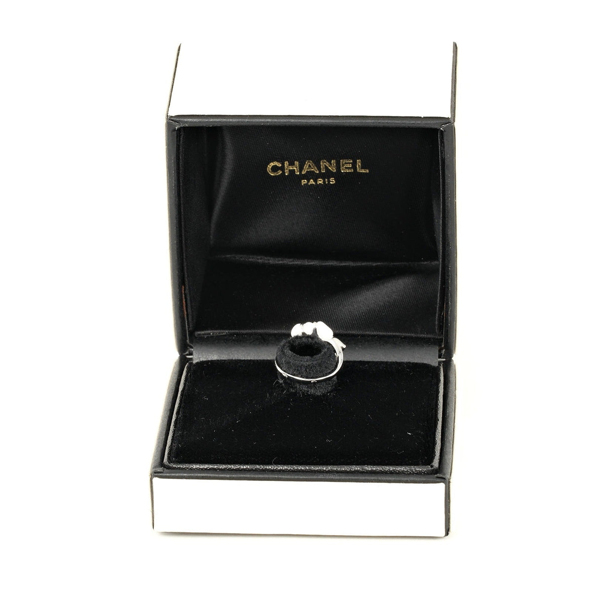 CHANEL Ring 18k white gold, ceramic, diamond Silver Camelia Women 47 Used