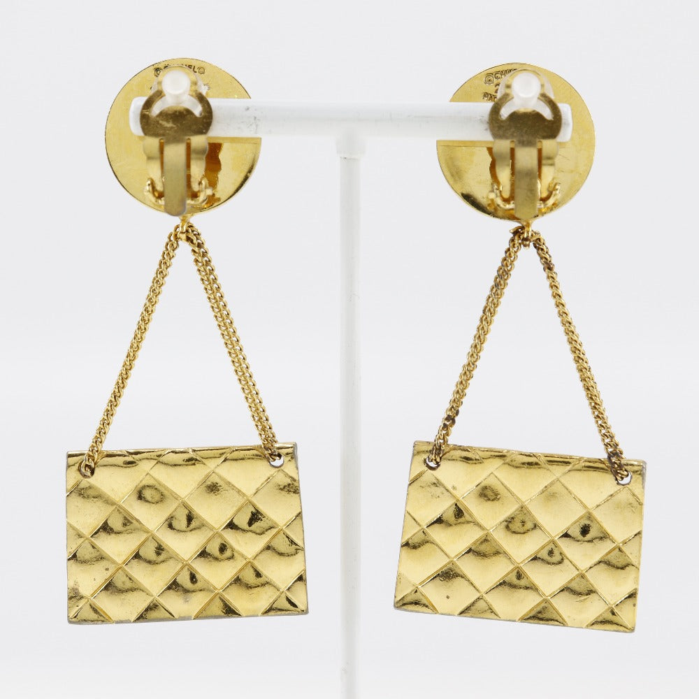 CHANEL Earring Plated Gold gold Matelasse motif COCO Mark Women Used