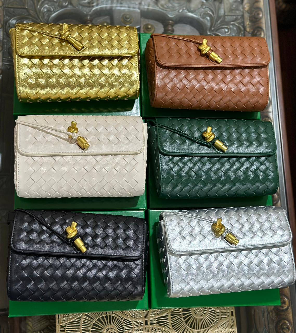 Bottega Veneta Woven Andiamo Crossbody Bag – Premium Quality (White)