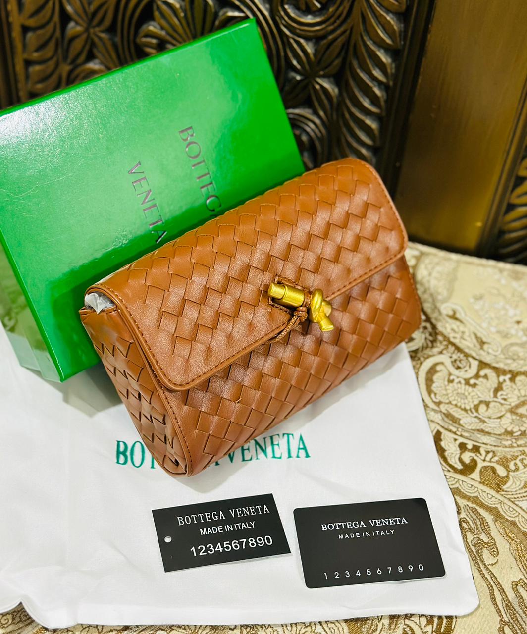 Bottega Veneta Woven Andiamo Crossbody Bag – Premium Quality (Brown)